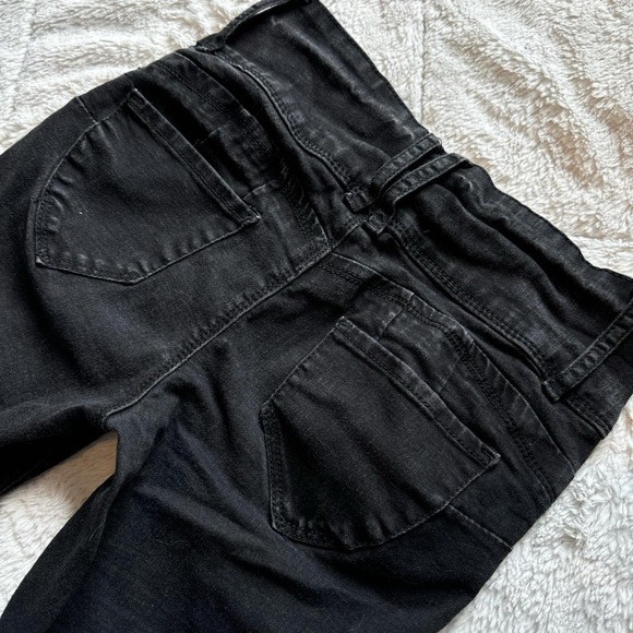 Black denim capris - Picture 1 of 4